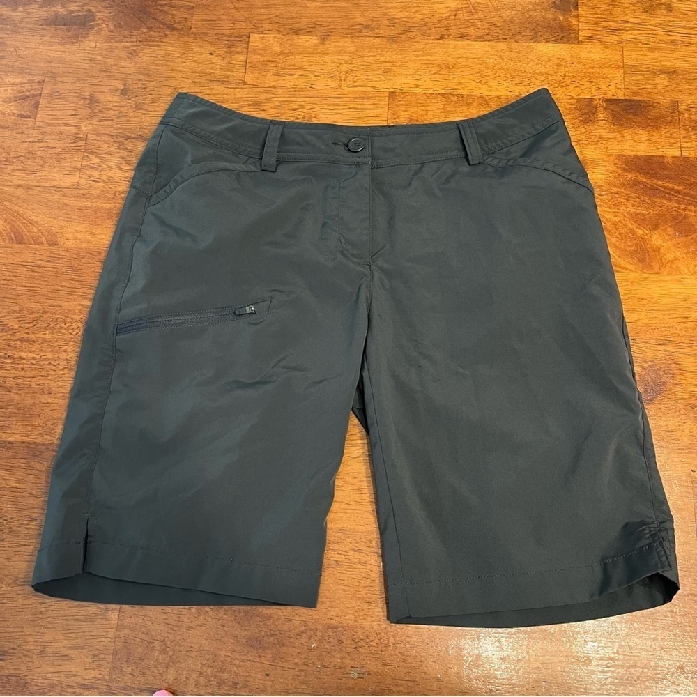 Oobe Women's Black Bermuda Shorts size 2